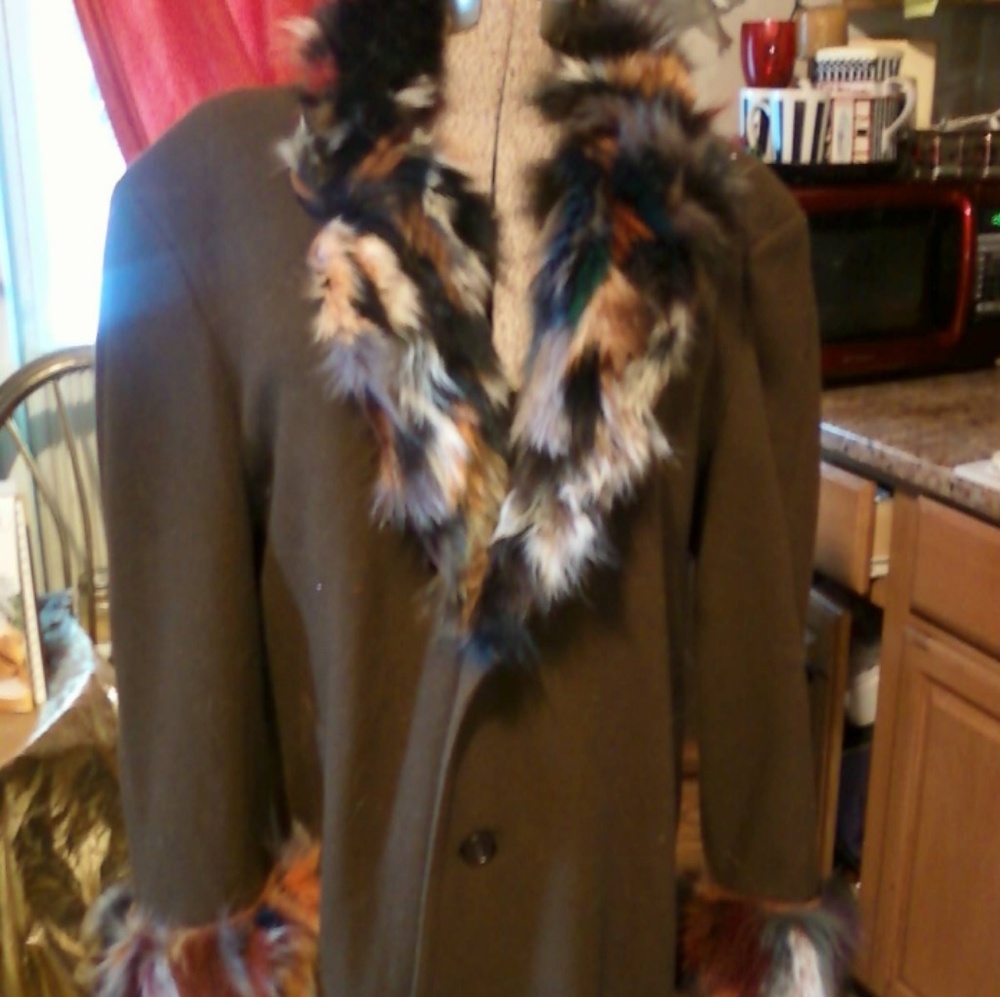 Full Length Cashmere and Fox - Picture 3 of 3